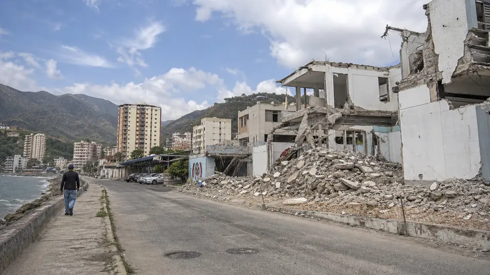 La Guaira reprend vie, deux mois après
