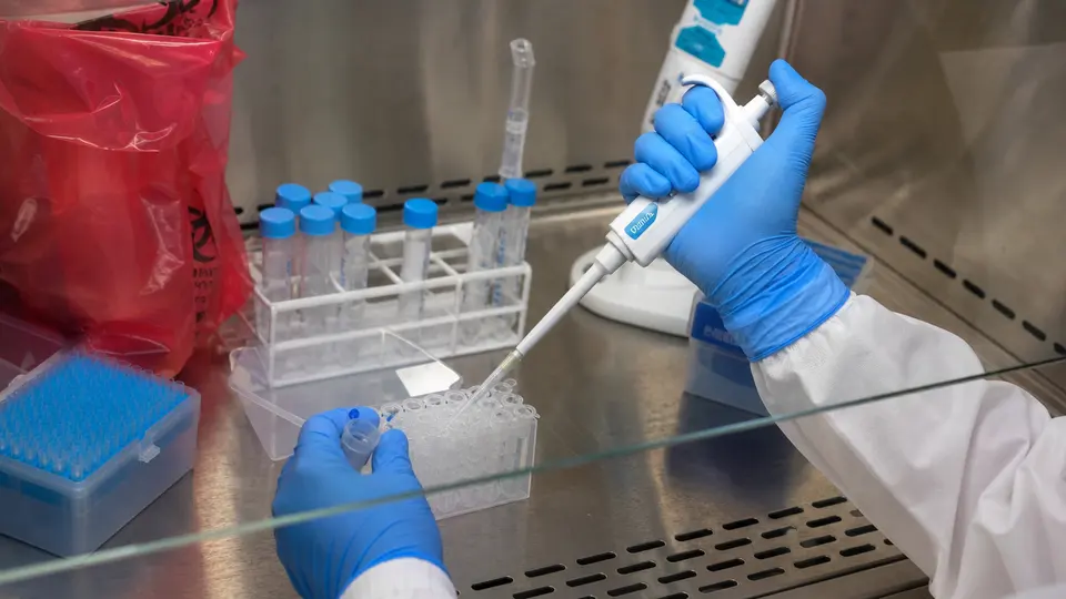 Stanford : l'IA crée des virus inédits