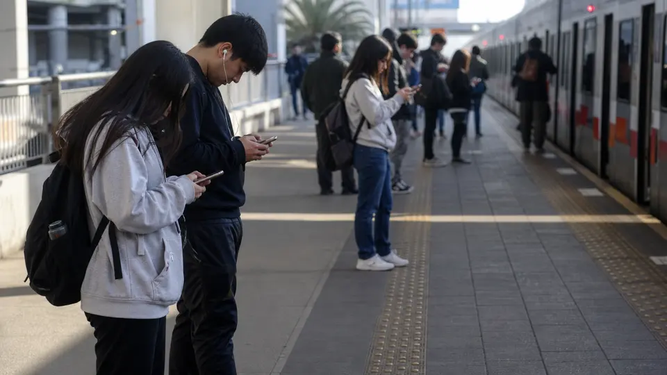 Chile-Teens: 45 Std. in sozialen Medien