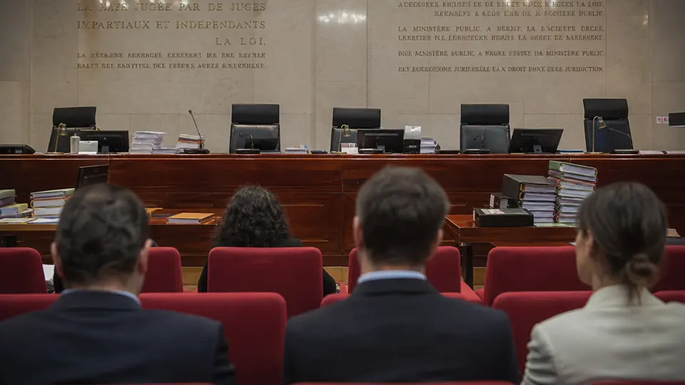 França rastreia um bilhão de euros em multas criminais não pagas