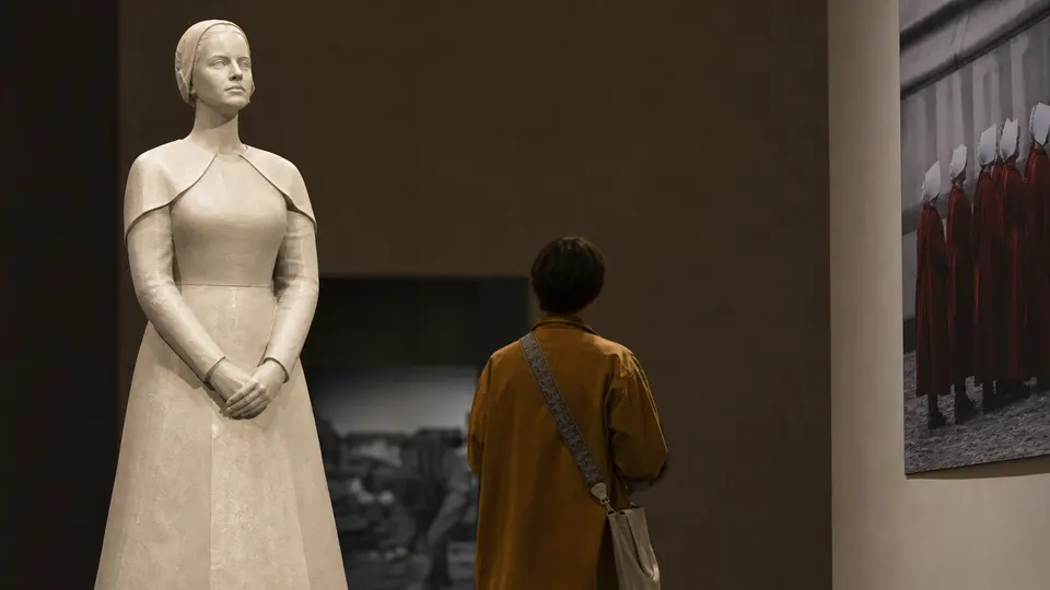 Rodrigo Draws on Handmaid's Tale