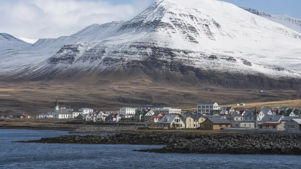 Robots Could Turn Iceland's Lava into Building Material