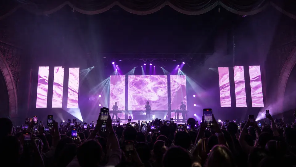 Slayyyter at Shrine Auditorium: A Star Arrives in Sleaze-Pop